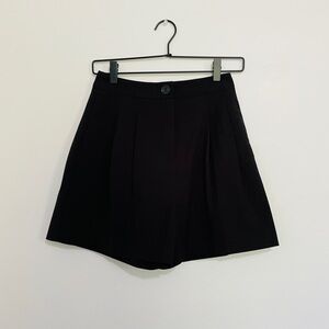 ASOS Design High-Rise Pleated Front Mom Fit Shorts (Black, US 2/EU 34/XS)